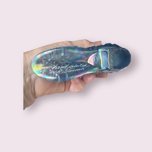 Vintage Fenton Handpainted & Signed Blue Daisy Pattern Boot w/Flowers - Picture 7 of 7